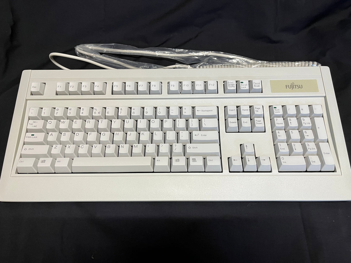 FKB4726-651, Fujitsu FKB4725 Series Full Size Mechanical Click Keyboard, PS2